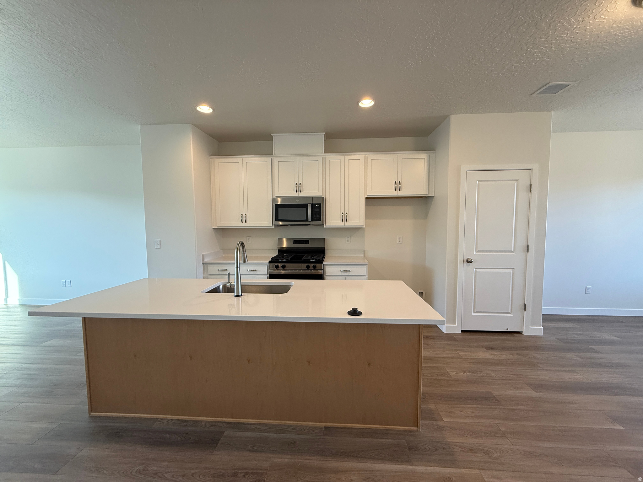 MEADOWBROOK - Residential