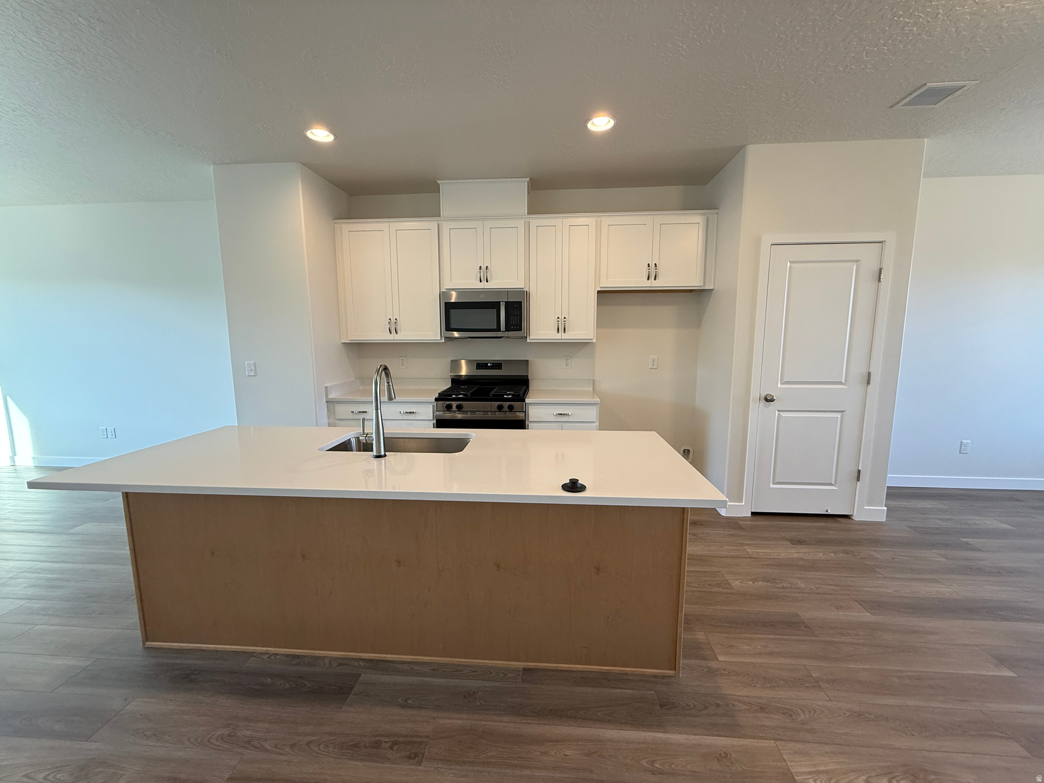 MEADOWBROOK - Residential