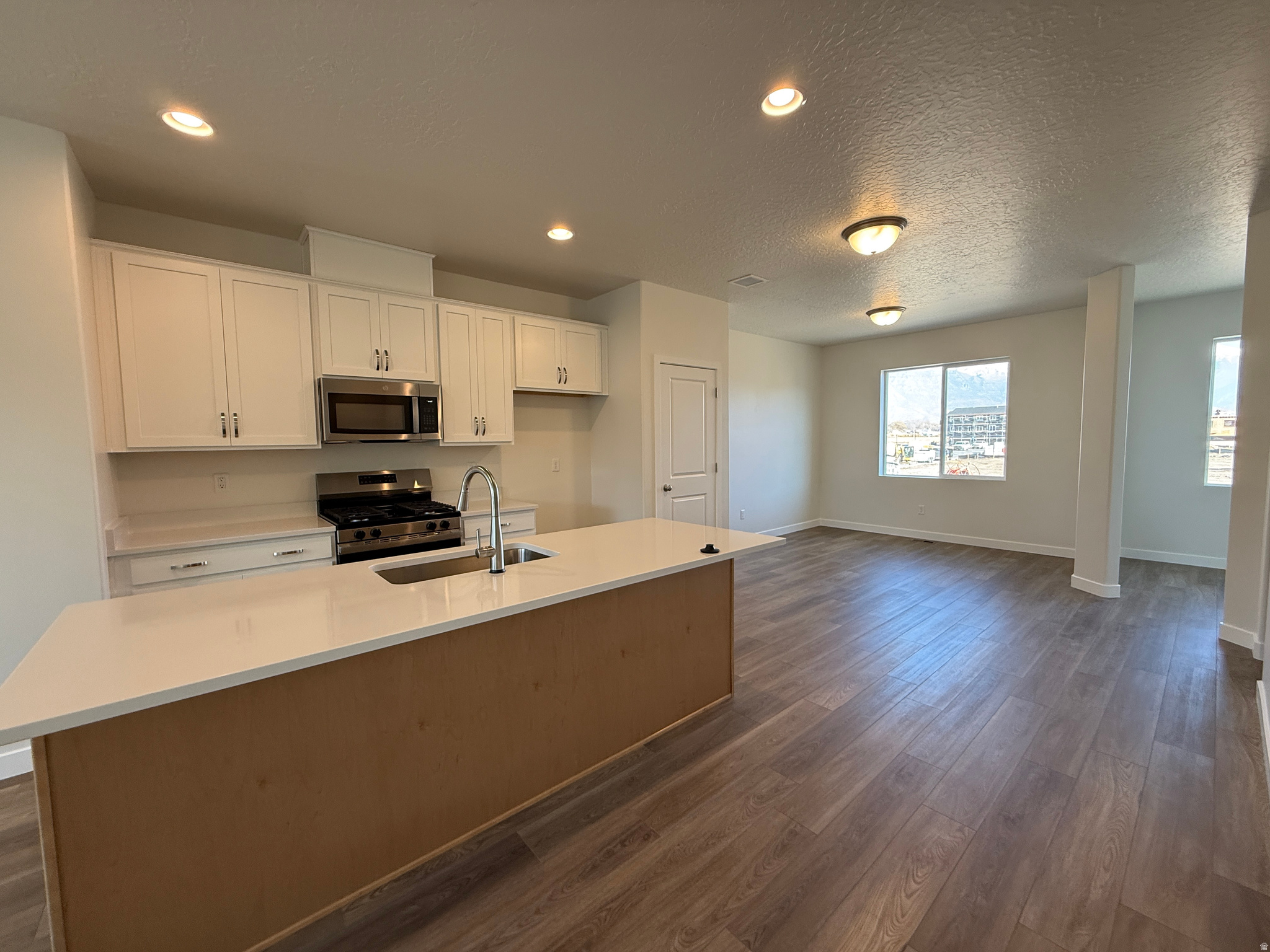 MEADOWBROOK - Residential