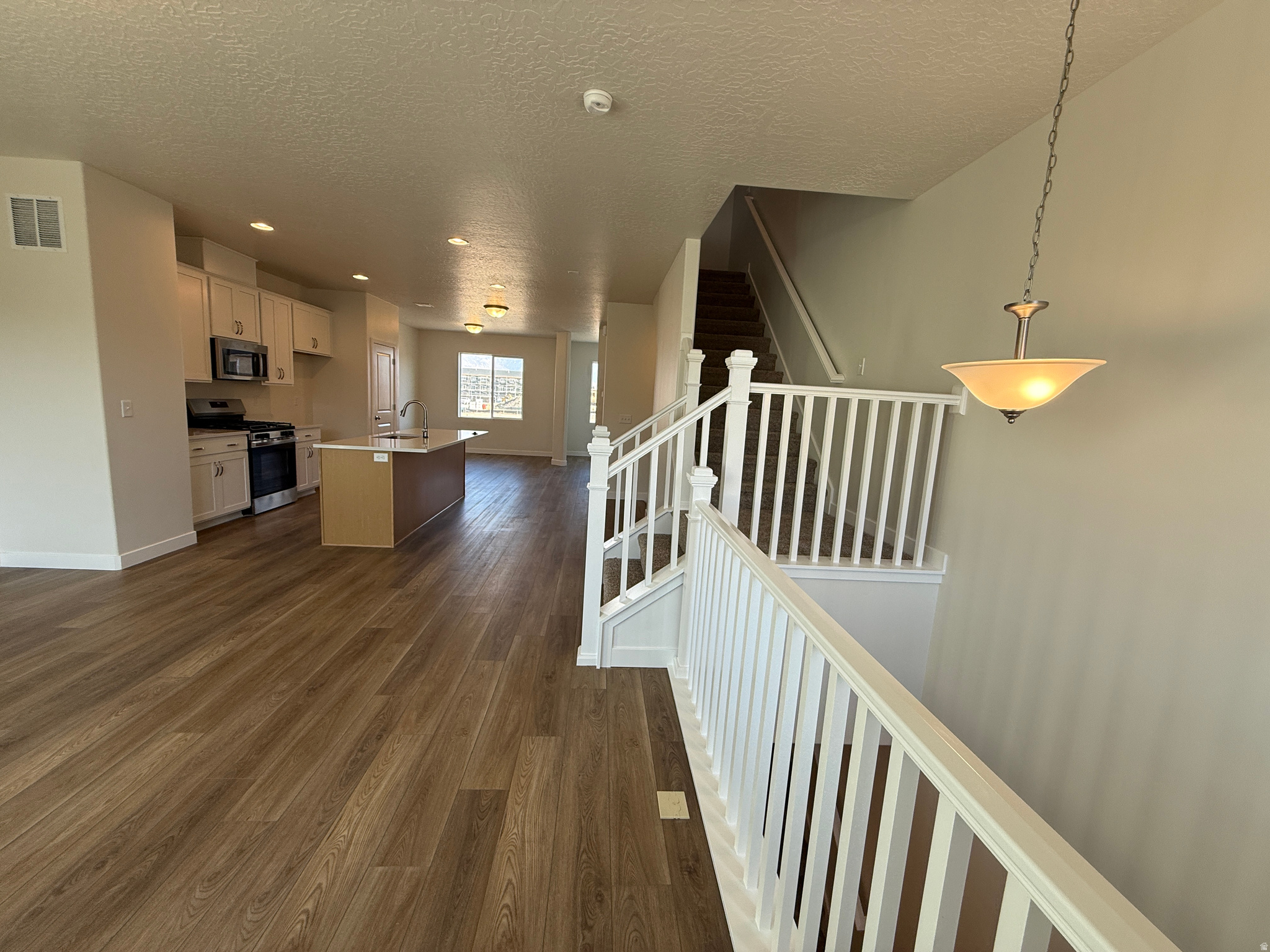 MEADOWBROOK - Residential