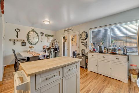 Tiny photo for 825 E THREE FOUNTAINS CIR #16, Murray, UT 84107 (MLS # 2121687)