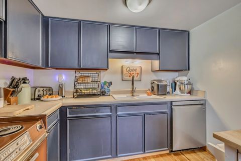 Tiny photo for 825 E THREE FOUNTAINS CIR #16, Murray, UT 84107 (MLS # 2121687)