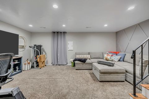 Tiny photo for 825 E THREE FOUNTAINS CIR #16, Murray, UT 84107 (MLS # 2121687)
