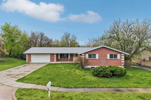 Tiny photo for 2826 E BRINTON CIR, Layton, UT 84040 (MLS # 2148706)