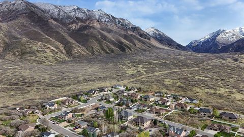 Tiny photo for 858 E 600 S, Santaquin, UT 84655 (MLS # 2149791)