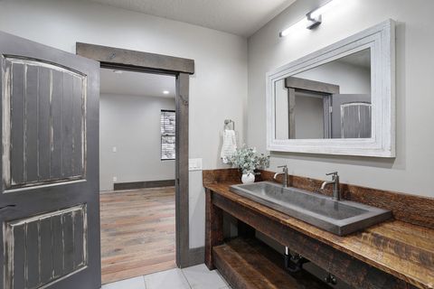 Tiny photo for 858 E 600 S, Santaquin, UT 84655 (MLS # 2149791)