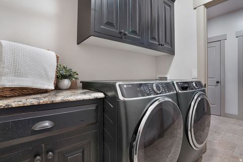 Tiny photo for 858 E 600 S, Santaquin, UT 84655 (MLS # 2149791)