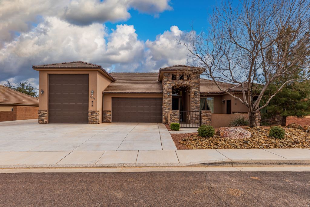 Photo of 2673 S 3970 W, Hurricane, UT 84737 (MLS # 2141777)