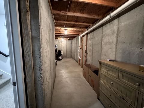 Tiny photo for 1633 W ALPENGLOW CIR, Farmington, UT 84025 (MLS # 2133065)