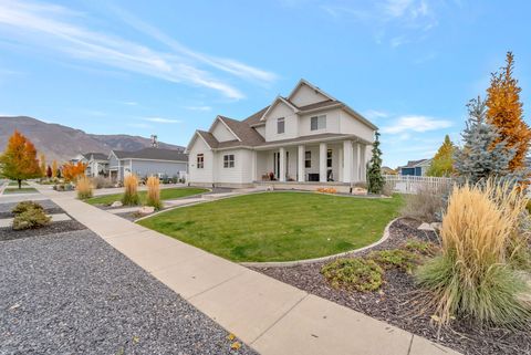 Tiny photo for 1633 W ALPENGLOW CIR, Farmington, UT 84025 (MLS # 2133065)