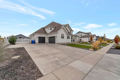 Tiny photo for 1633 W ALPENGLOW CIR, Farmington, UT 84025 (MLS # 2133065)