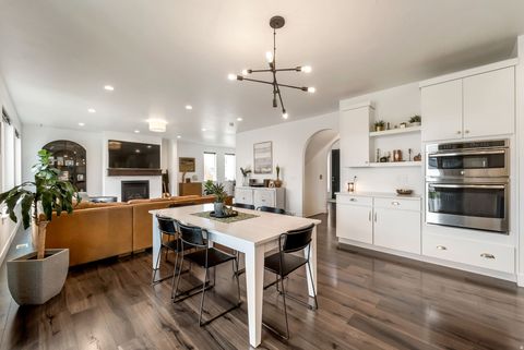 Tiny photo for 1633 W ALPENGLOW CIR, Farmington, UT 84025 (MLS # 2133065)