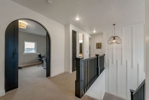 Tiny photo for 1633 W ALPENGLOW CIR, Farmington, UT 84025 (MLS # 2133065)