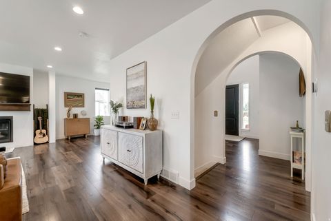 Tiny photo for 1633 W ALPENGLOW CIR, Farmington, UT 84025 (MLS # 2133065)