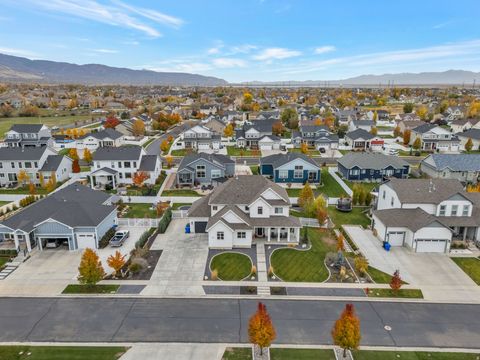 Tiny photo for 1633 W ALPENGLOW CIR, Farmington, UT 84025 (MLS # 2133065)
