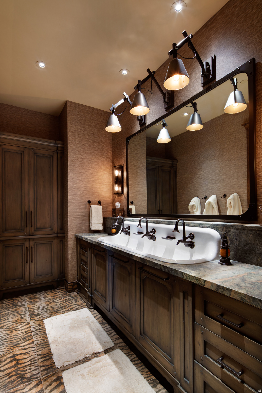 WOLF CREEK - Residential