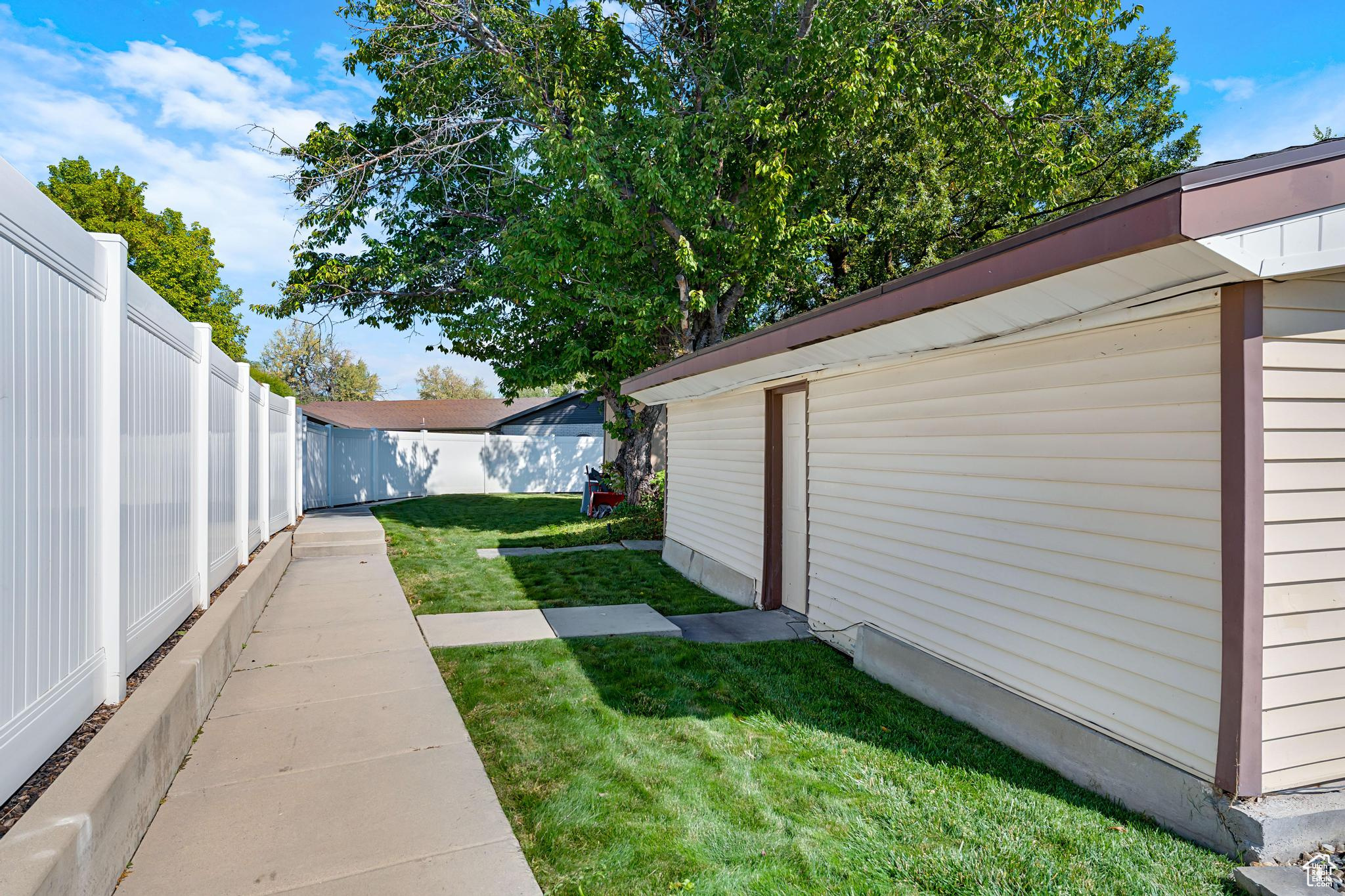 STEPHEN PUTNAM PLACE - Residential