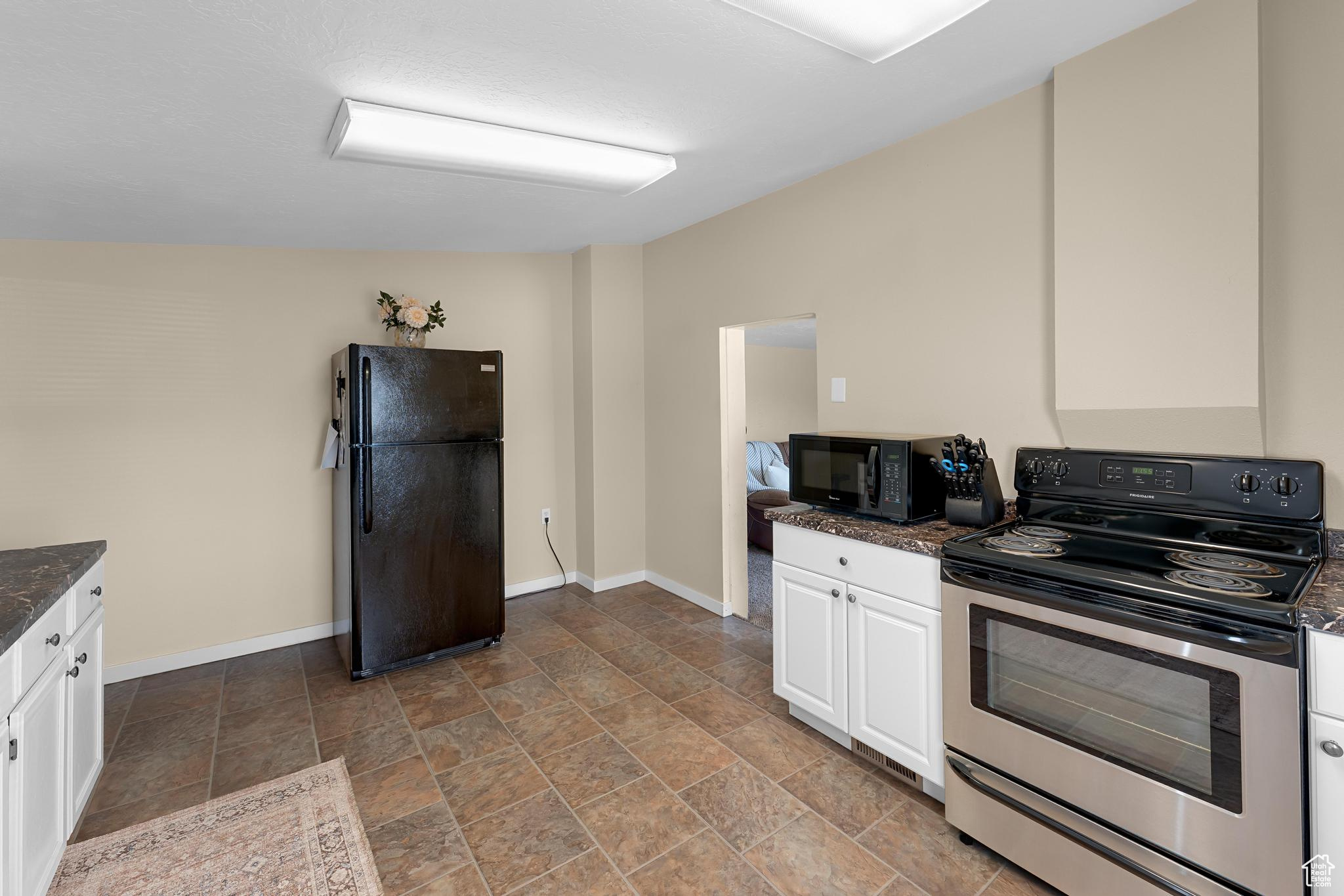 STEPHEN PUTNAM PLACE - Residential