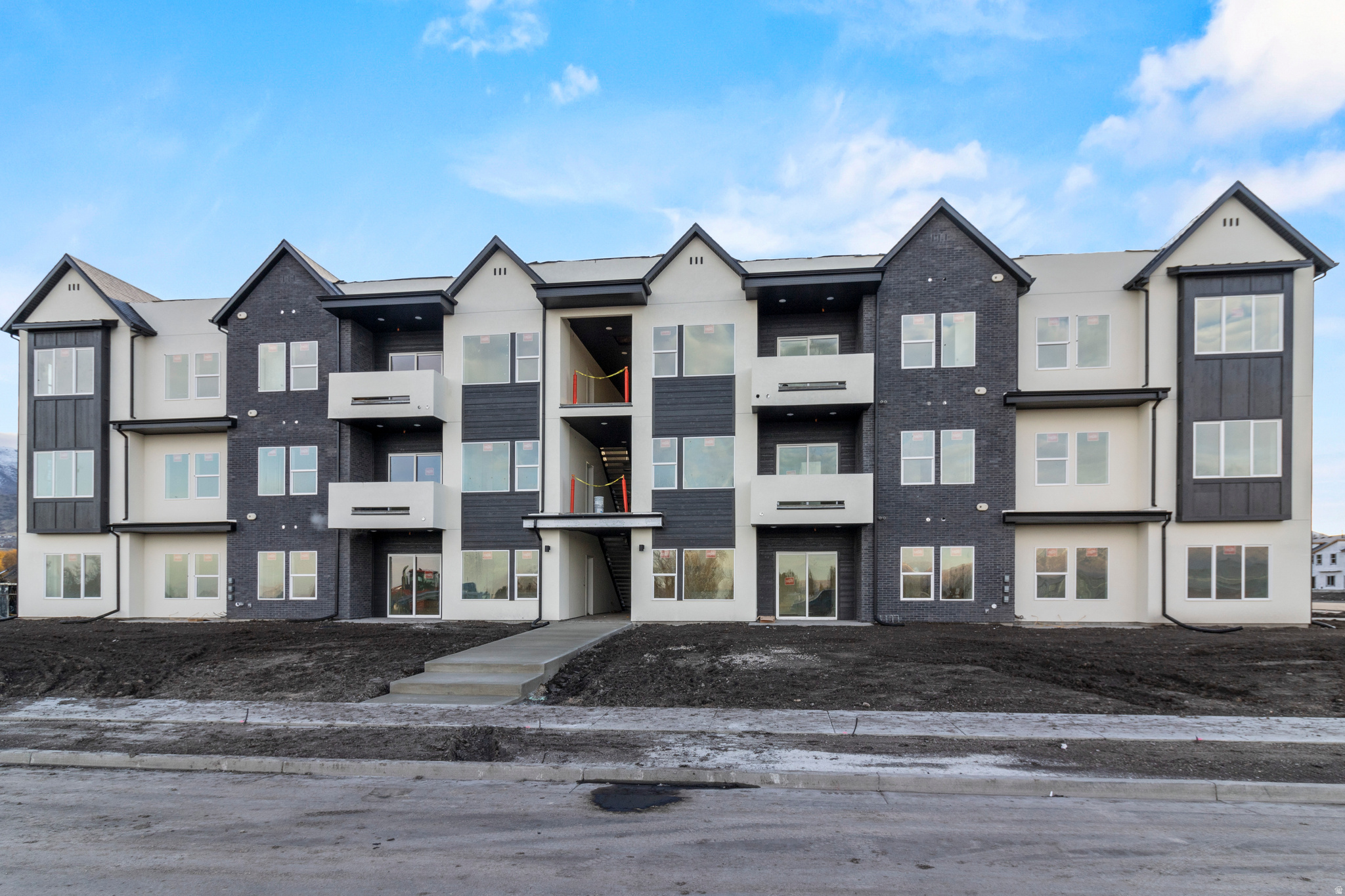 RIDGELINE PARK - Residential