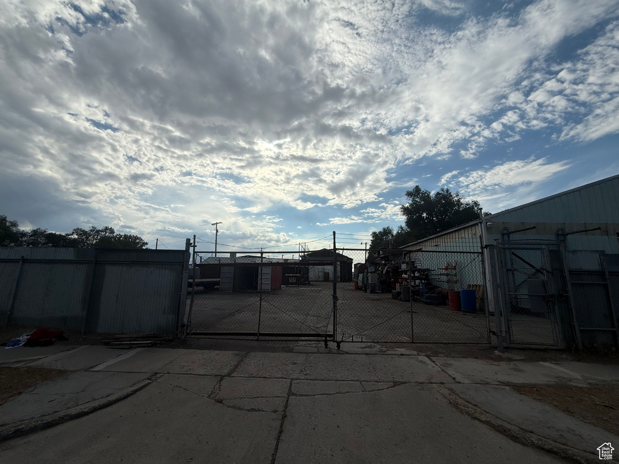 BURLINGTON - Commercial Sale