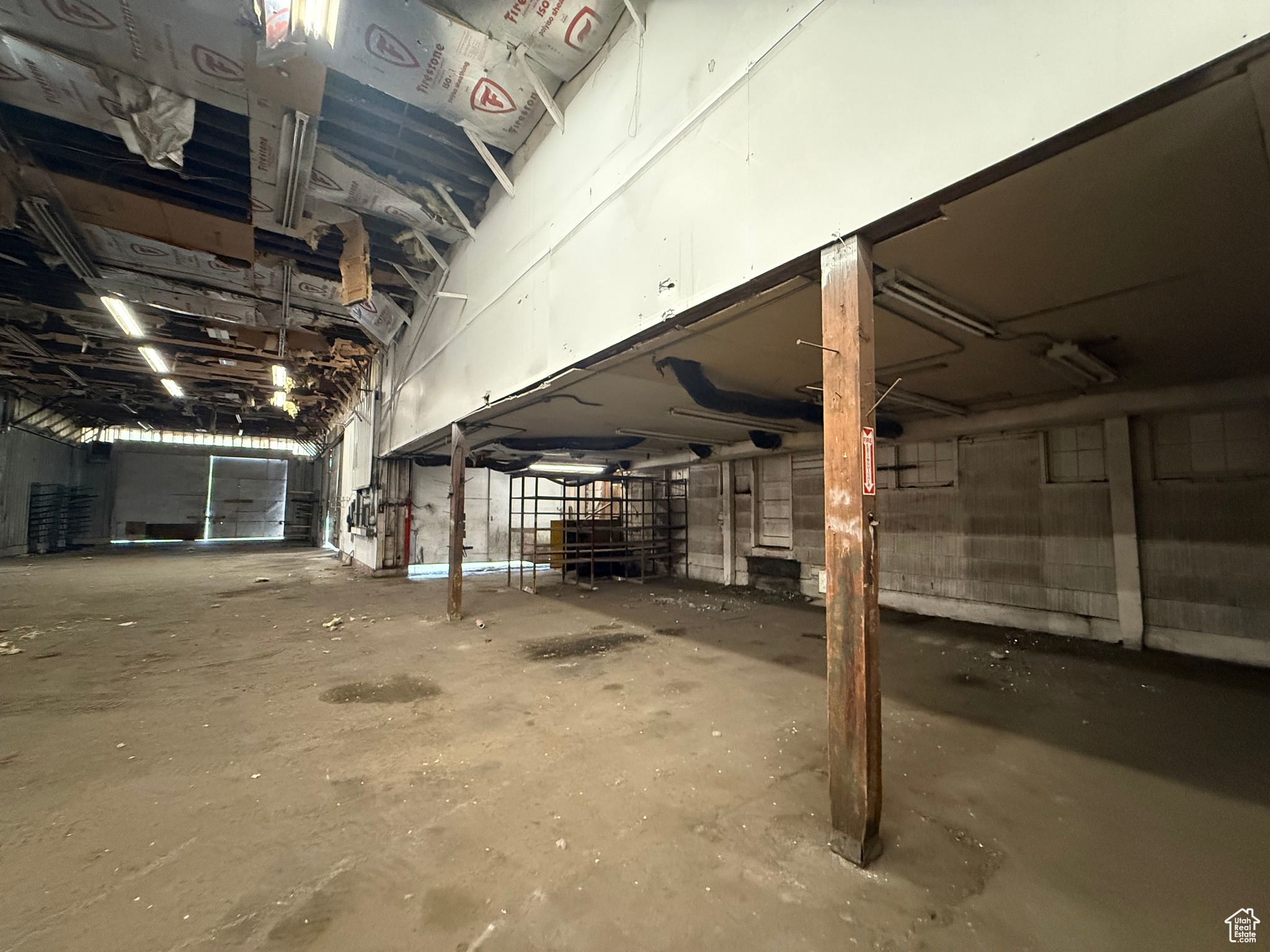 BURLINGTON - Commercial Sale
