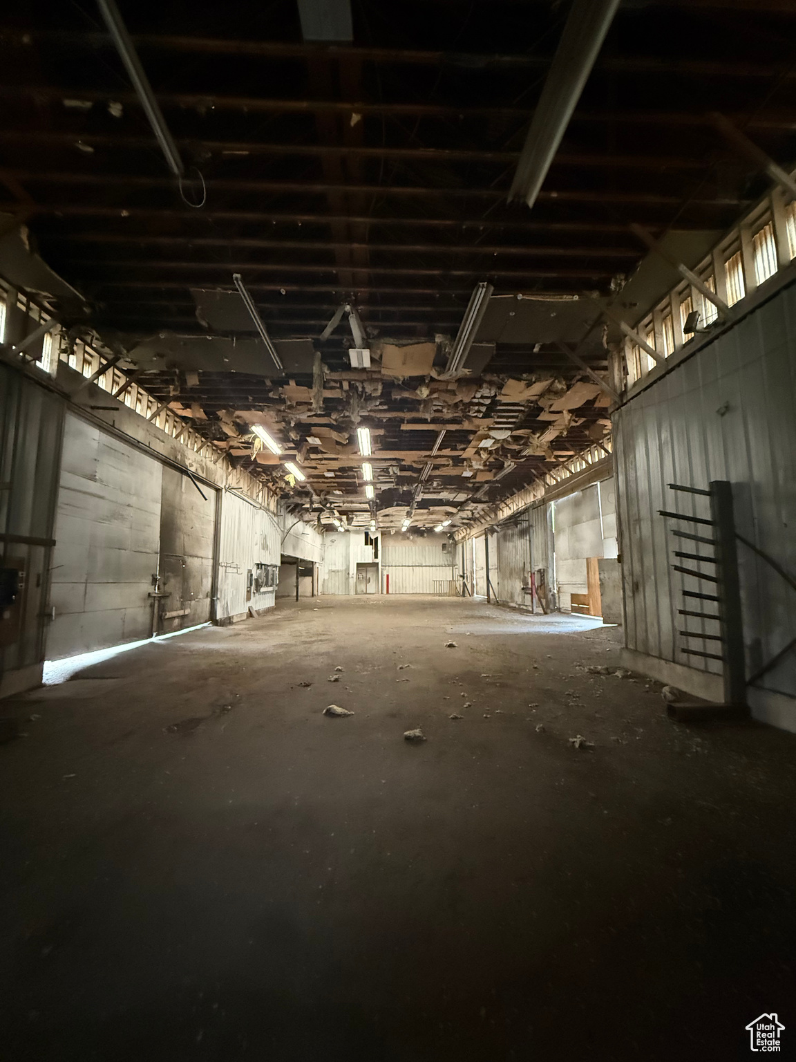 BURLINGTON - Commercial Sale