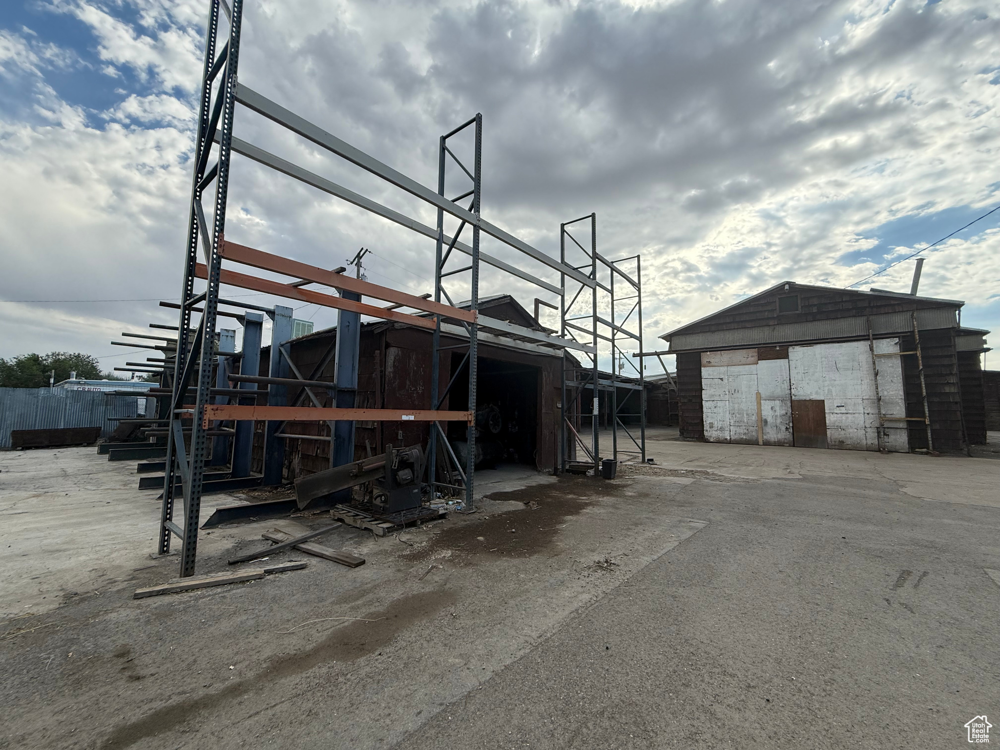 BURLINGTON - Commercial Sale