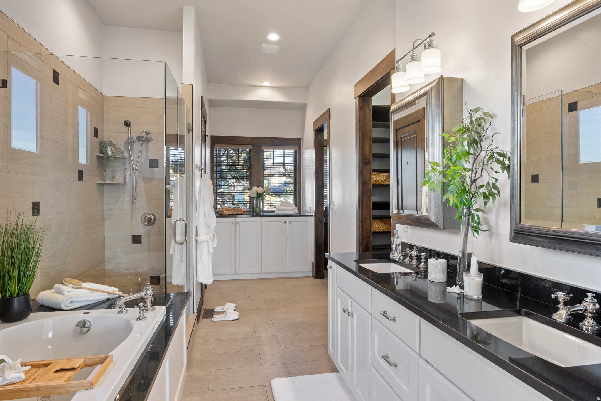 RED LEDGES - Residential