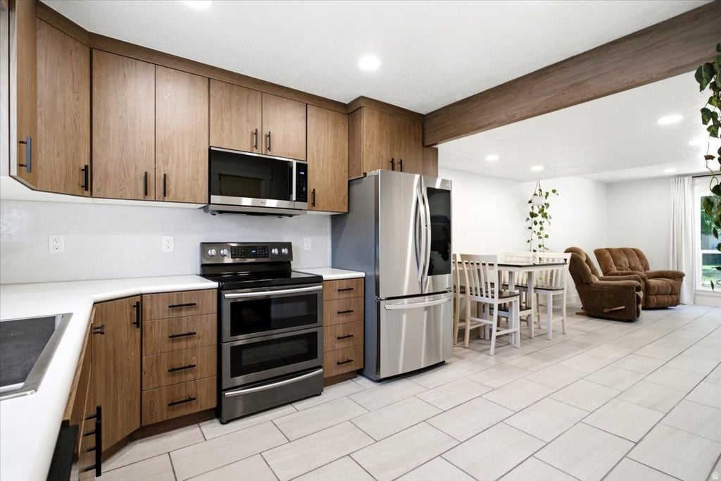 Photo of 88 W 50 S #W5, Centerville, UT 84014 (MLS # 2181225)