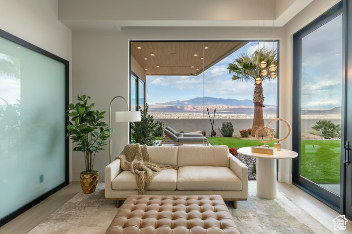 STONE CLIFF - Residential