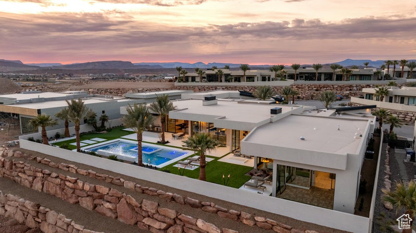 STONE CLIFF - Residential