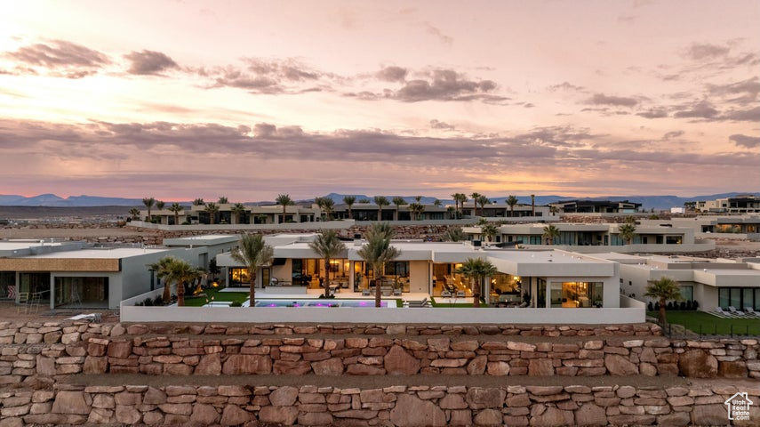 STONE CLIFF - Residential