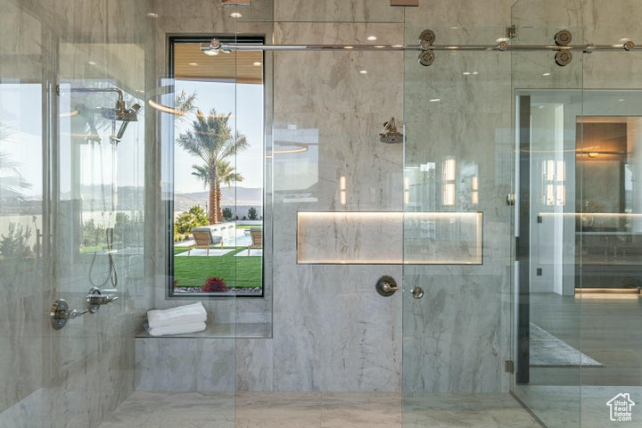 STONE CLIFF - Residential