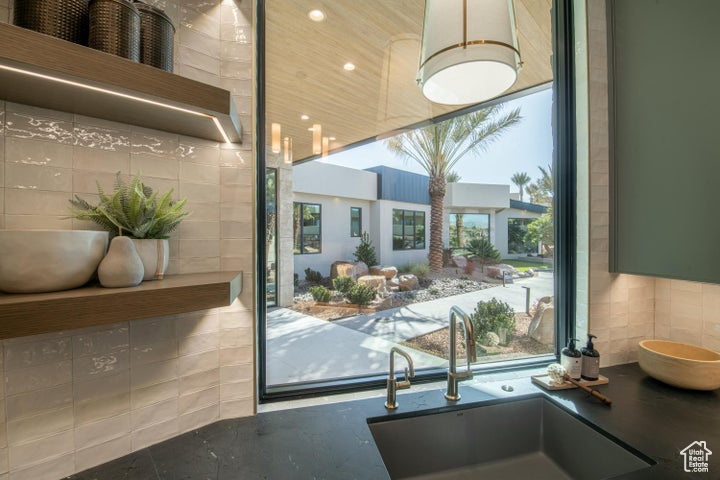 STONE CLIFF - Residential