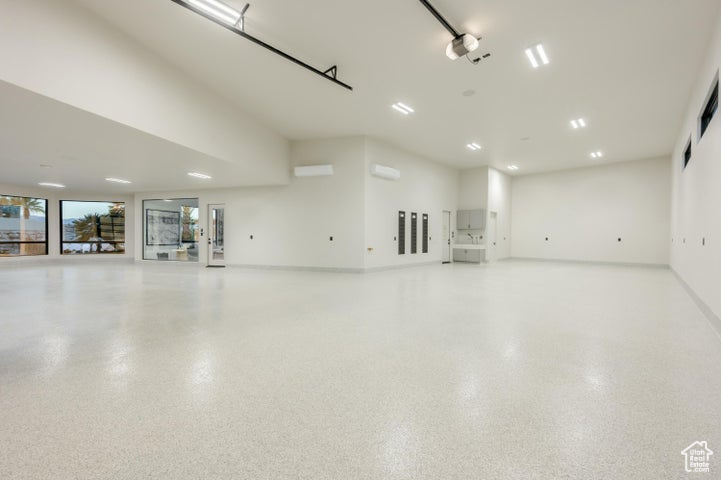 STONE CLIFF - Residential