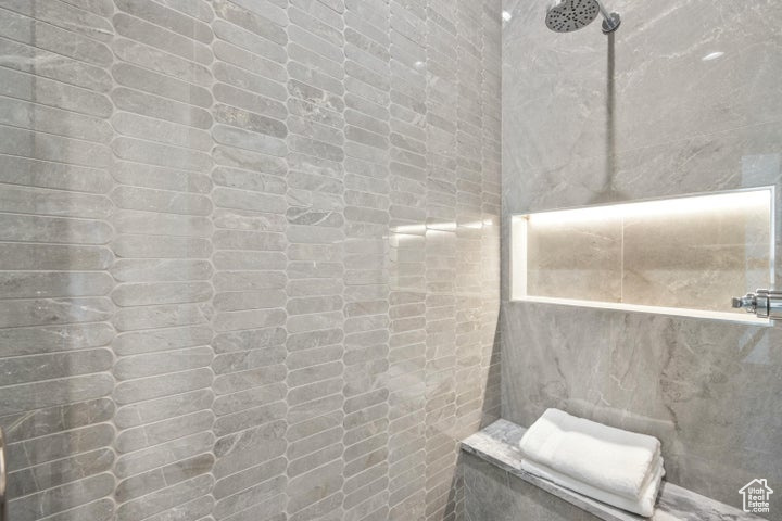 STONE CLIFF - Residential