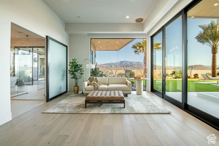 STONE CLIFF - Residential