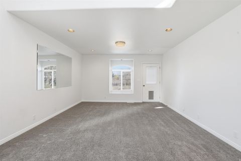Tiny photo for 255 E 400 S, Bountiful, UT 84010 (MLS # 2141276)