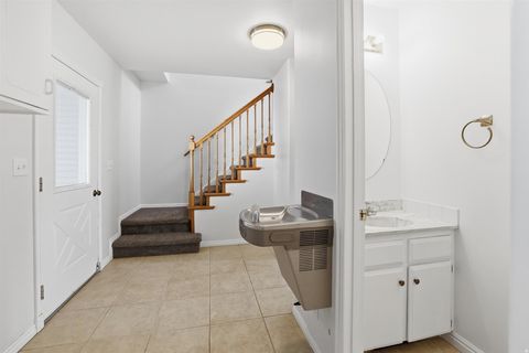 Tiny photo for 255 E 400 S, Bountiful, UT 84010 (MLS # 2141276)