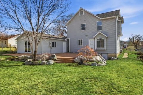 Tiny photo for 255 E 400 S, Bountiful, UT 84010 (MLS # 2141276)