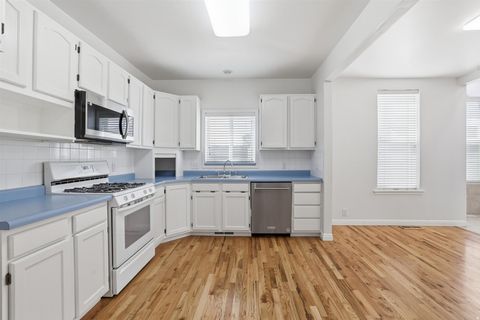 Tiny photo for 255 E 400 S, Bountiful, UT 84010 (MLS # 2141276)