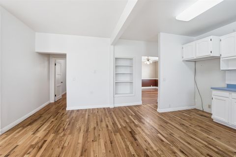 Tiny photo for 255 E 400 S, Bountiful, UT 84010 (MLS # 2141276)