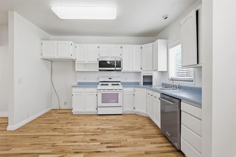 Tiny photo for 255 E 400 S, Bountiful, UT 84010 (MLS # 2141276)