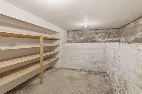 Tiny photo for 255 E 400 S, Bountiful, UT 84010 (MLS # 2141276)