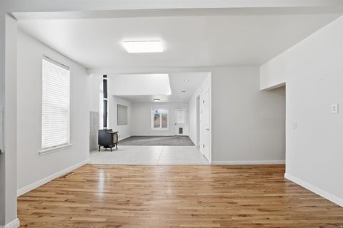 Tiny photo for 255 E 400 S, Bountiful, UT 84010 (MLS # 2141276)