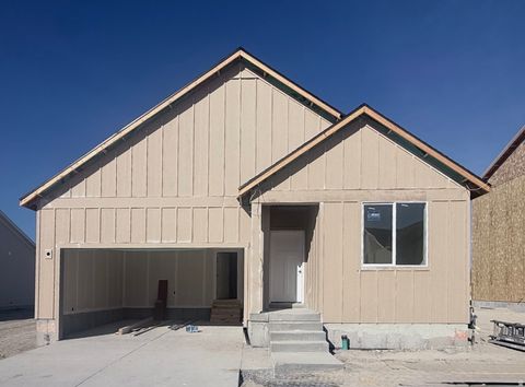 Photo of 2035 E SWALLOW DR #4066, Eagle Mountain, UT 84005 (MLS # 2131408)