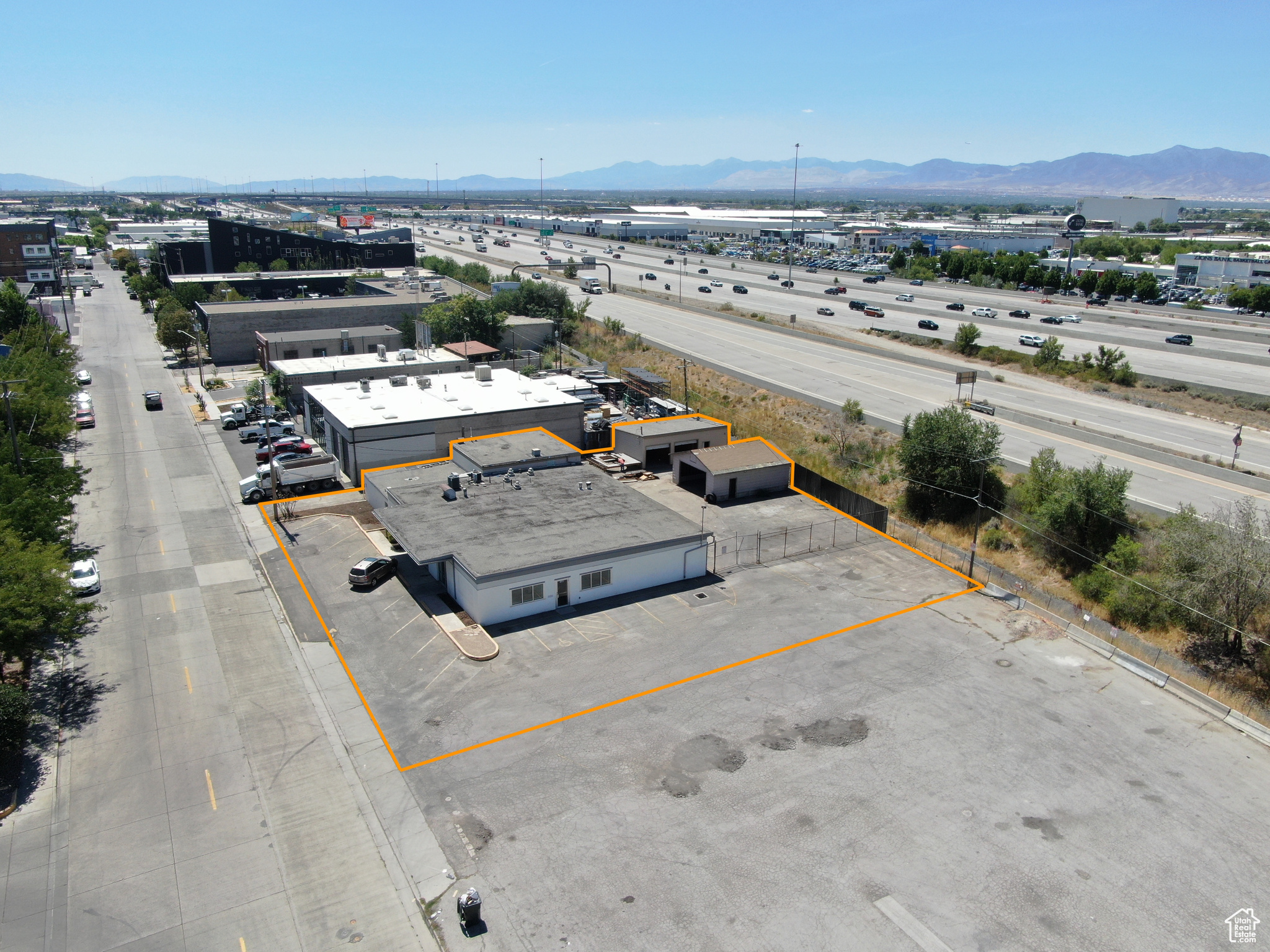 Office warehouse space with apartment located within a block of 1300 S Exit on I15. The apartment has a full kitchen and dining room, 2-3 bedrooms, walk in closet, laundry and storage. Current tenants vacating Fall of 2025 6000 sf in the main building 1675 sf in garage Development potential Seller Financing available Available for Occupancy Q3 2025