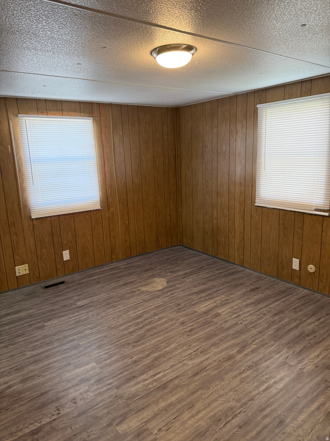 RIVERDALE MANUFACTURED - Residential