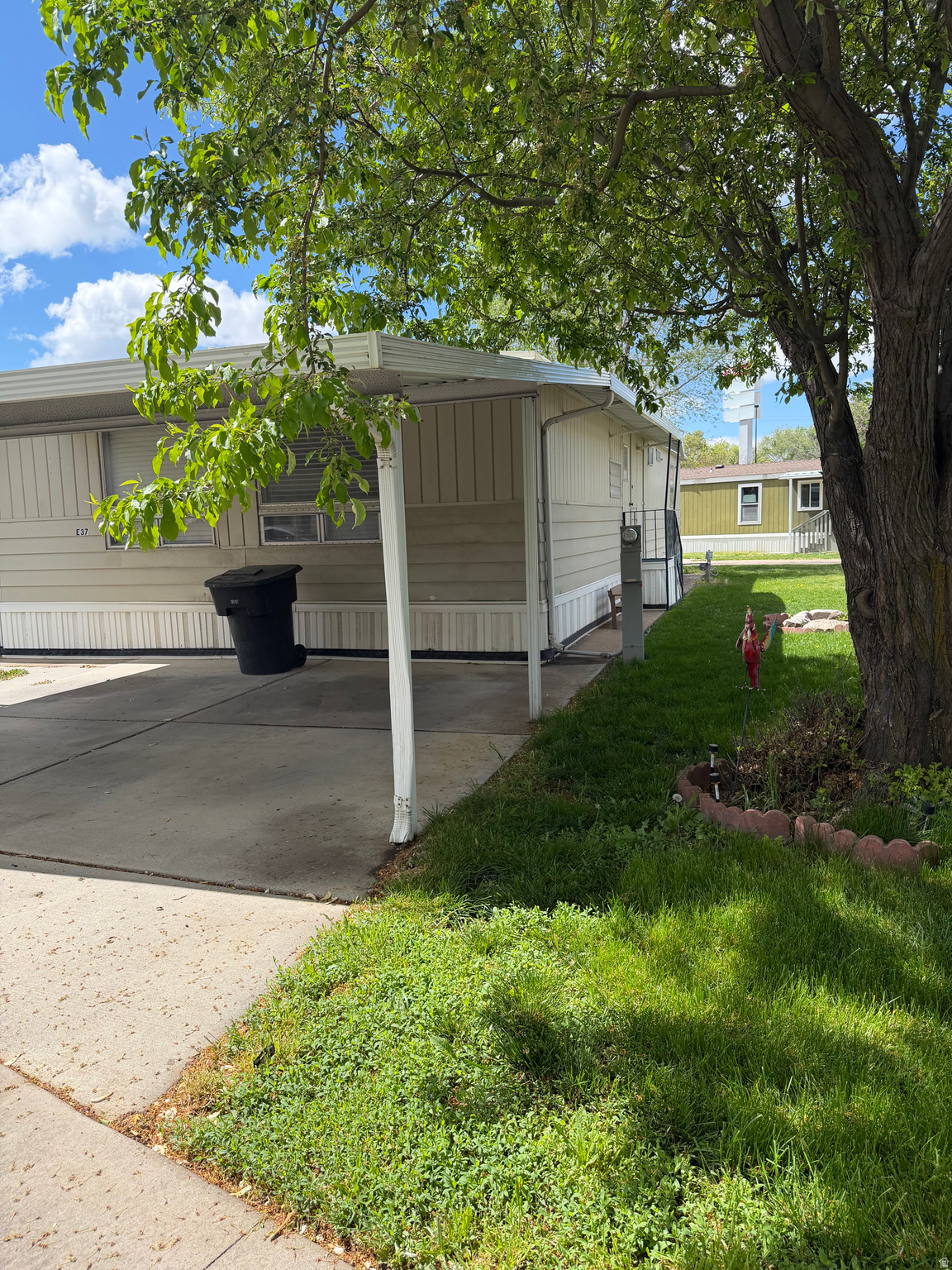 RIVERDALE MANUFACTURED - Residential