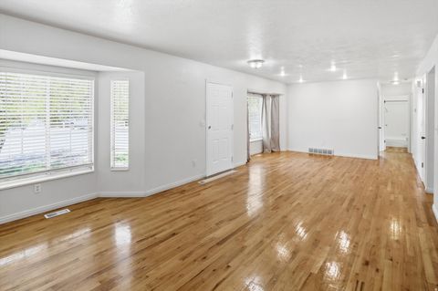 Tiny photo for 288 E 350 N, Alpine, UT 84004 (MLS # 2156671)